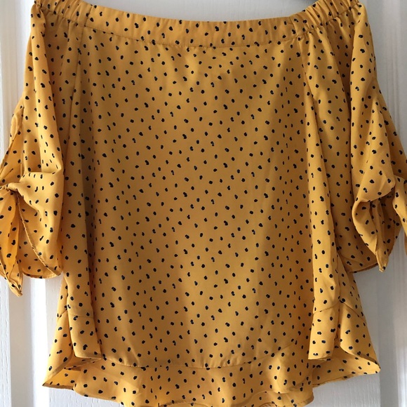 Olivia Gray Off Shoulder Tie Top - Picture 2 of 4